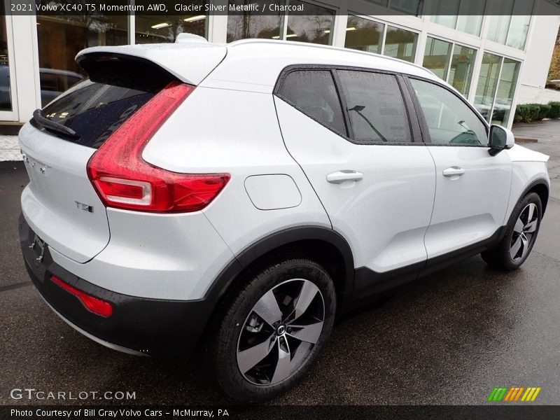 Glacier Silver Metallic / Charcoal 2021 Volvo XC40 T5 Momentum AWD