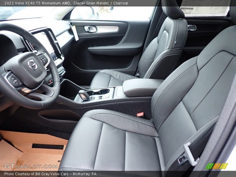 Front Seat of 2021 XC40 T5 Momentum AWD