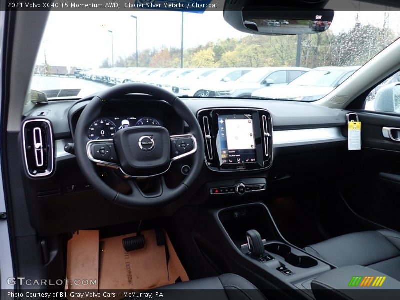 Front Seat of 2021 XC40 T5 Momentum AWD