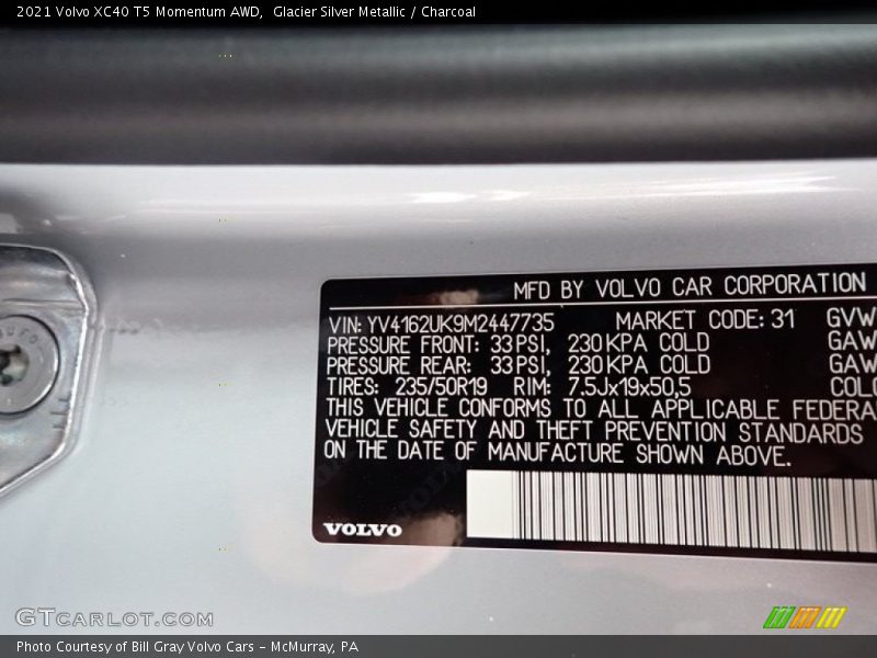 Glacier Silver Metallic / Charcoal 2021 Volvo XC40 T5 Momentum AWD