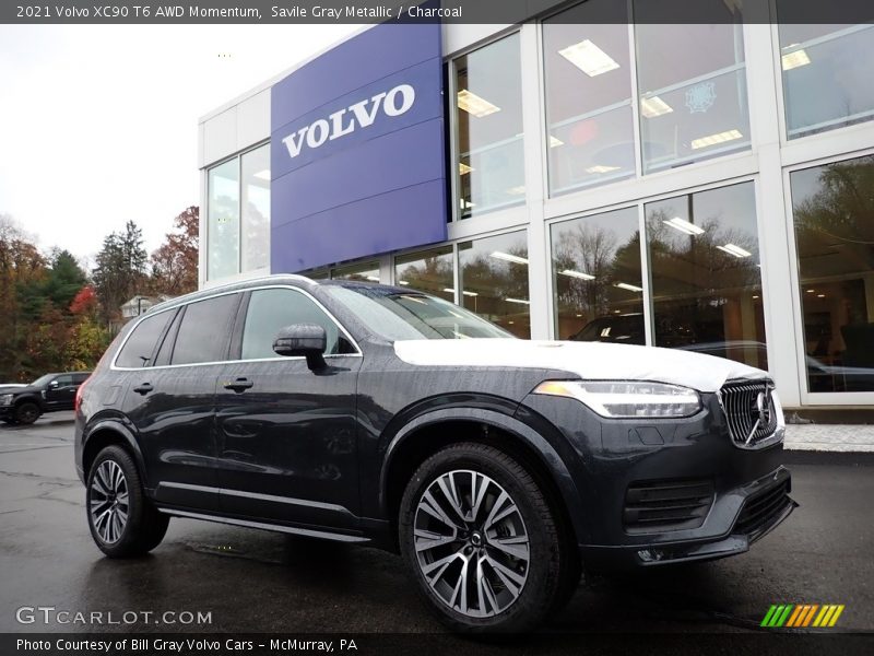 Front 3/4 View of 2021 XC90 T6 AWD Momentum