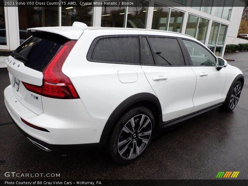  2021 V60 Cross Country T5 AWD Crystal White Metallic