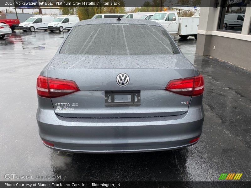 Platinum Gray Metallic / Titan Black 2017 Volkswagen Jetta SE