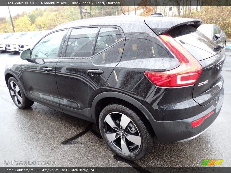 Black Stone / Blond/Charcoal 2021 Volvo XC40 T5 Momentum AWD