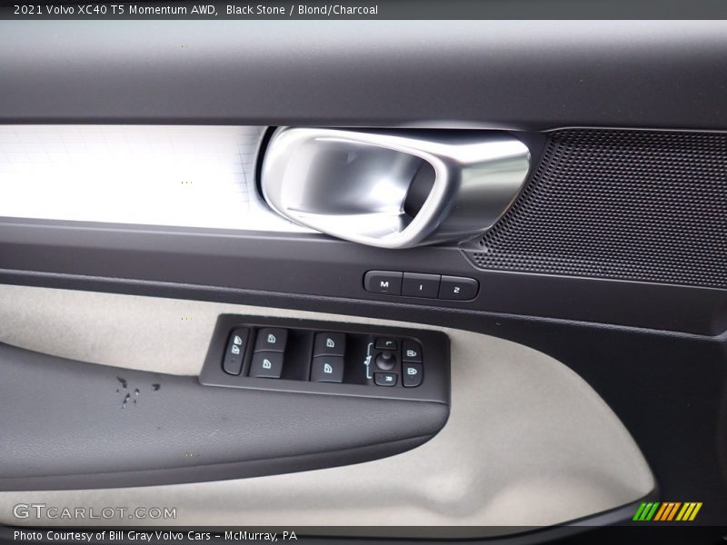 Black Stone / Blond/Charcoal 2021 Volvo XC40 T5 Momentum AWD