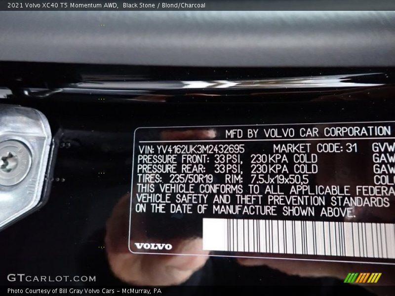 Black Stone / Blond/Charcoal 2021 Volvo XC40 T5 Momentum AWD