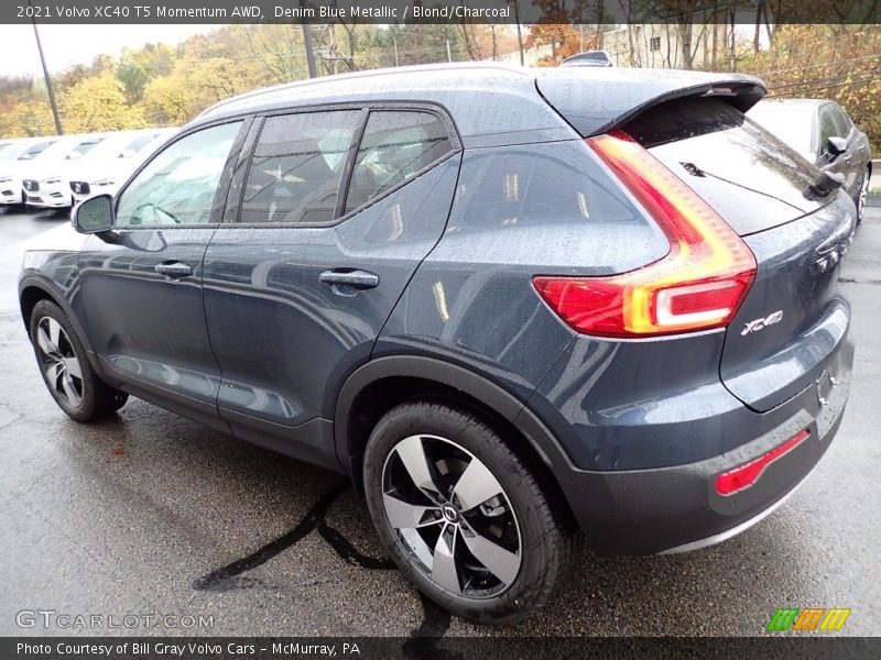 Denim Blue Metallic / Blond/Charcoal 2021 Volvo XC40 T5 Momentum AWD