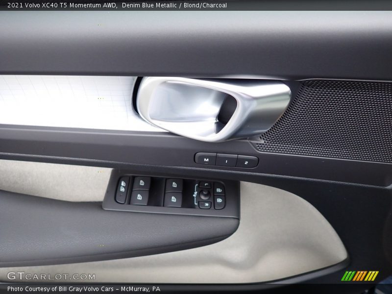 Denim Blue Metallic / Blond/Charcoal 2021 Volvo XC40 T5 Momentum AWD