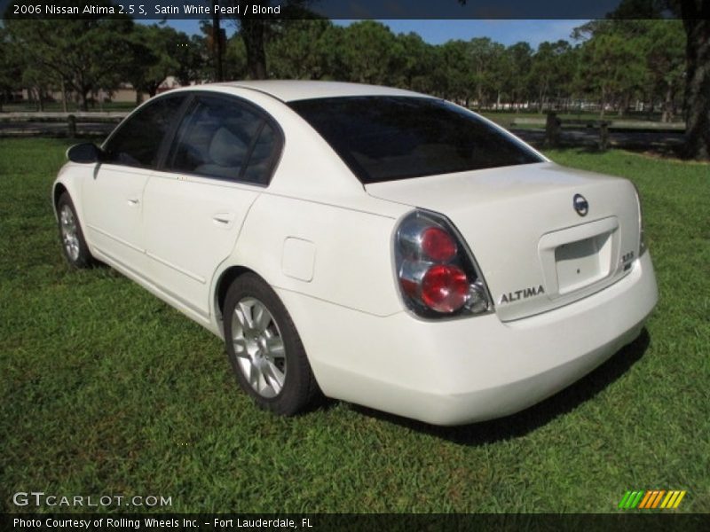 Satin White Pearl / Blond 2006 Nissan Altima 2.5 S