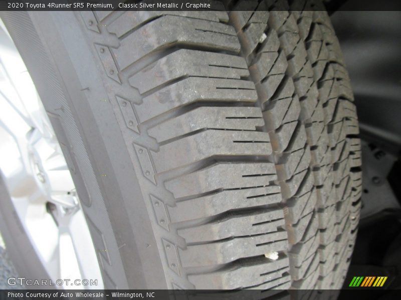 Classic Silver Metallic / Graphite 2020 Toyota 4Runner SR5 Premium