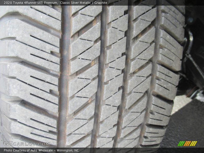 Classic Silver Metallic / Graphite 2020 Toyota 4Runner SR5 Premium