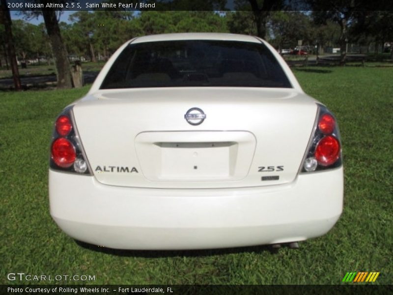 Satin White Pearl / Blond 2006 Nissan Altima 2.5 S