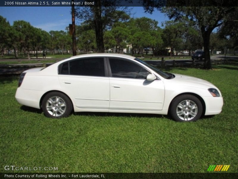 Satin White Pearl / Blond 2006 Nissan Altima 2.5 S