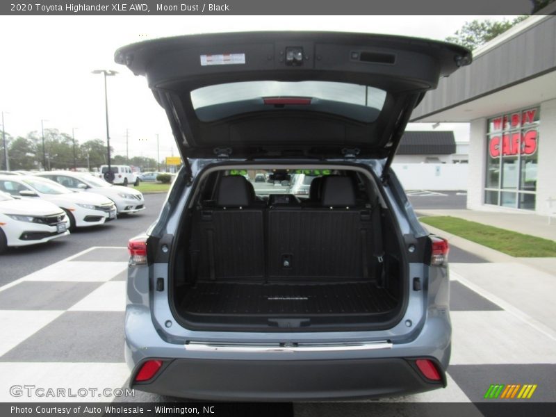 Moon Dust / Black 2020 Toyota Highlander XLE AWD
