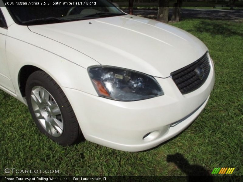 Satin White Pearl / Blond 2006 Nissan Altima 2.5 S