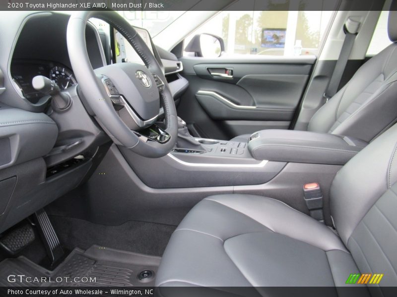 Moon Dust / Black 2020 Toyota Highlander XLE AWD