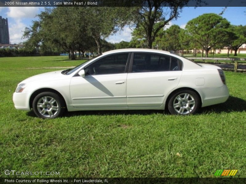 Satin White Pearl / Blond 2006 Nissan Altima 2.5 S