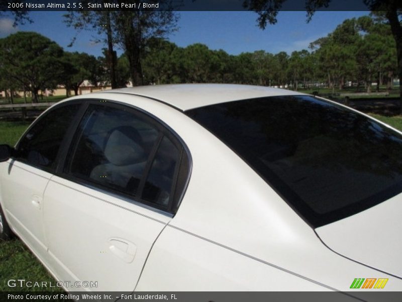 Satin White Pearl / Blond 2006 Nissan Altima 2.5 S