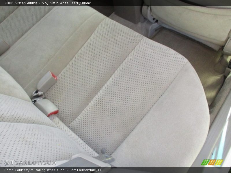 Satin White Pearl / Blond 2006 Nissan Altima 2.5 S