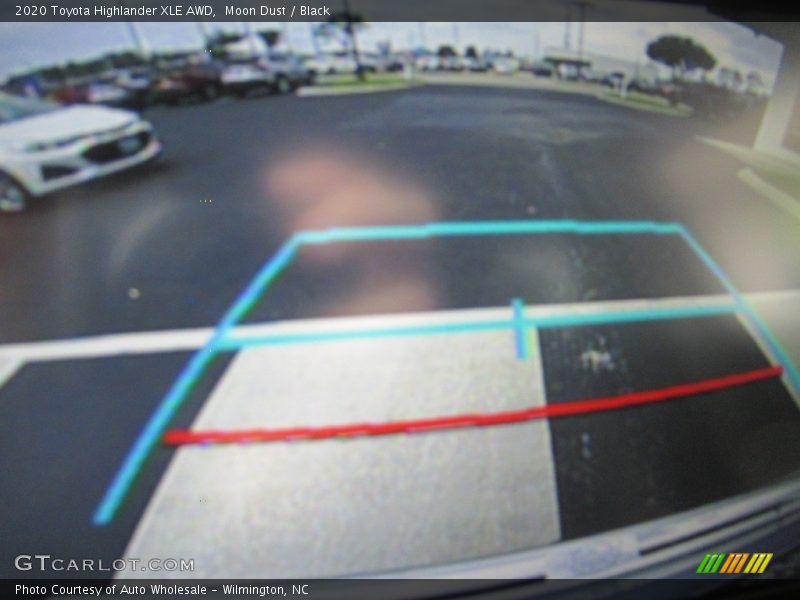 Moon Dust / Black 2020 Toyota Highlander XLE AWD
