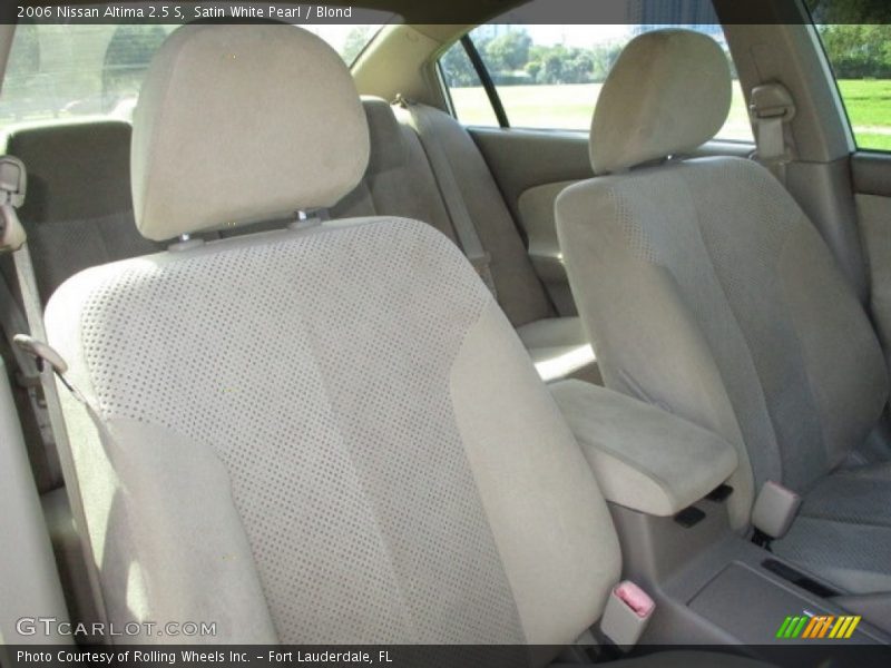 Satin White Pearl / Blond 2006 Nissan Altima 2.5 S