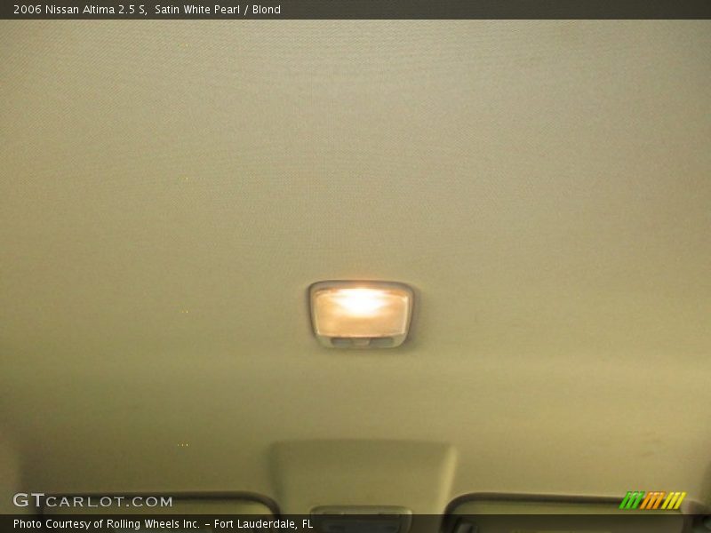 Satin White Pearl / Blond 2006 Nissan Altima 2.5 S