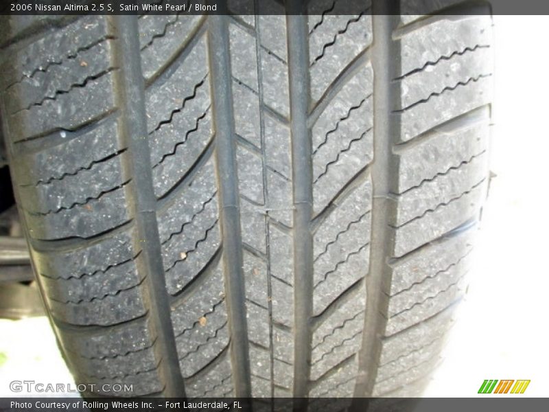 Satin White Pearl / Blond 2006 Nissan Altima 2.5 S