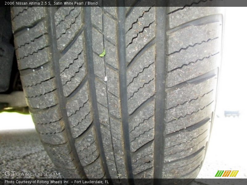 Satin White Pearl / Blond 2006 Nissan Altima 2.5 S