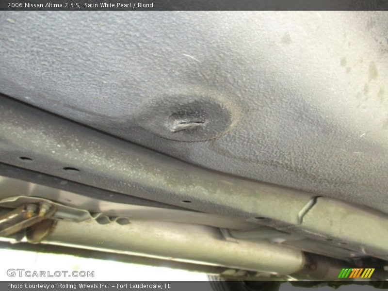 Satin White Pearl / Blond 2006 Nissan Altima 2.5 S