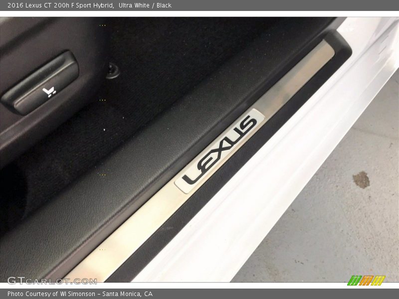  2016 CT 200h F Sport Hybrid Logo