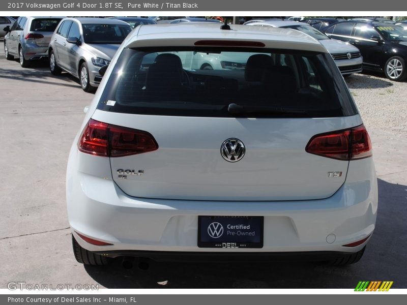 Pure White / Titan Black 2017 Volkswagen Golf 4 Door 1.8T SE