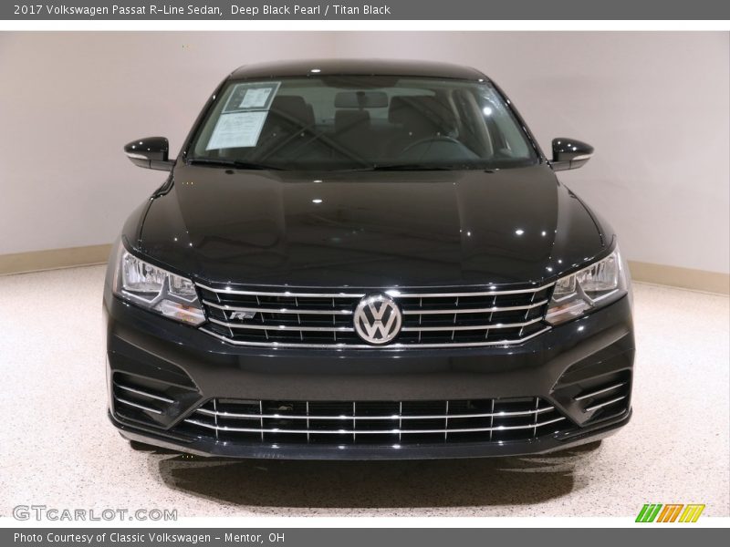 Deep Black Pearl / Titan Black 2017 Volkswagen Passat R-Line Sedan