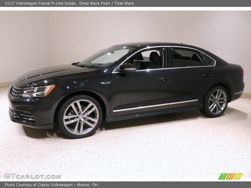 Deep Black Pearl / Titan Black 2017 Volkswagen Passat R-Line Sedan