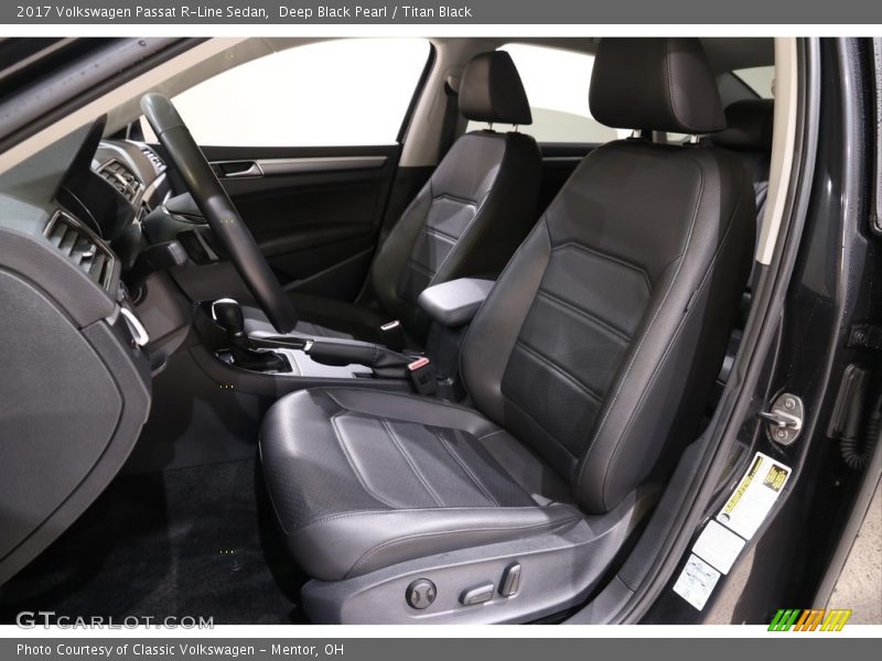 Deep Black Pearl / Titan Black 2017 Volkswagen Passat R-Line Sedan