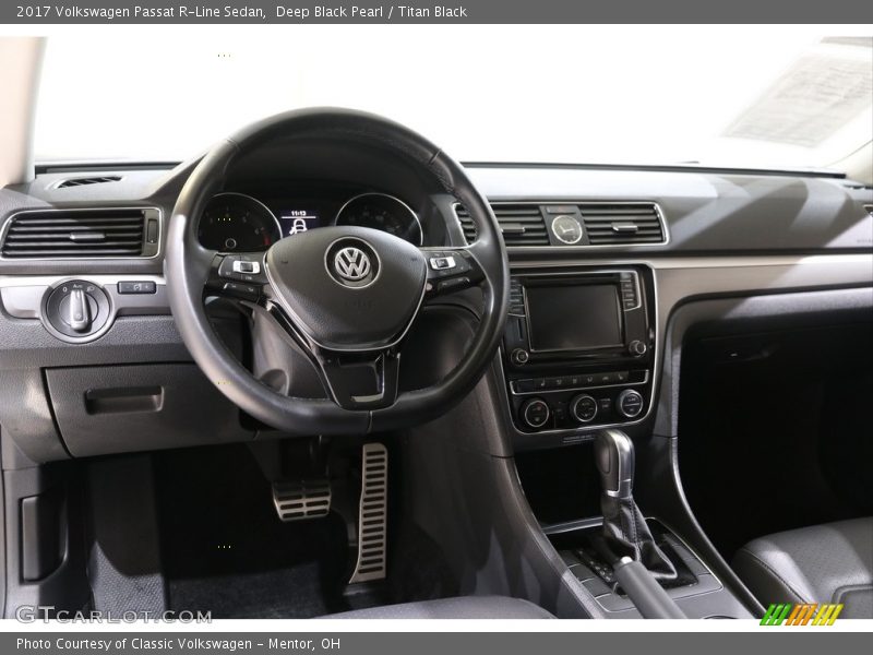 Deep Black Pearl / Titan Black 2017 Volkswagen Passat R-Line Sedan
