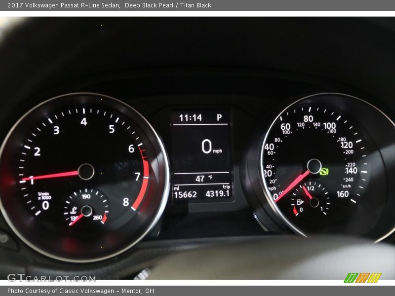 Deep Black Pearl / Titan Black 2017 Volkswagen Passat R-Line Sedan