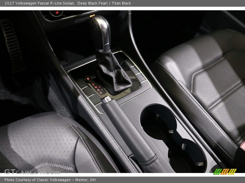 Deep Black Pearl / Titan Black 2017 Volkswagen Passat R-Line Sedan