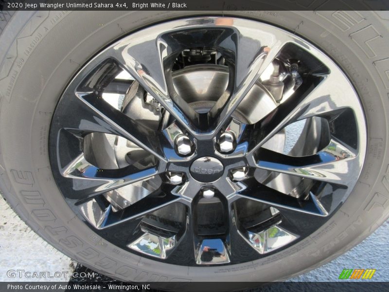 Bright White / Black 2020 Jeep Wrangler Unlimited Sahara 4x4