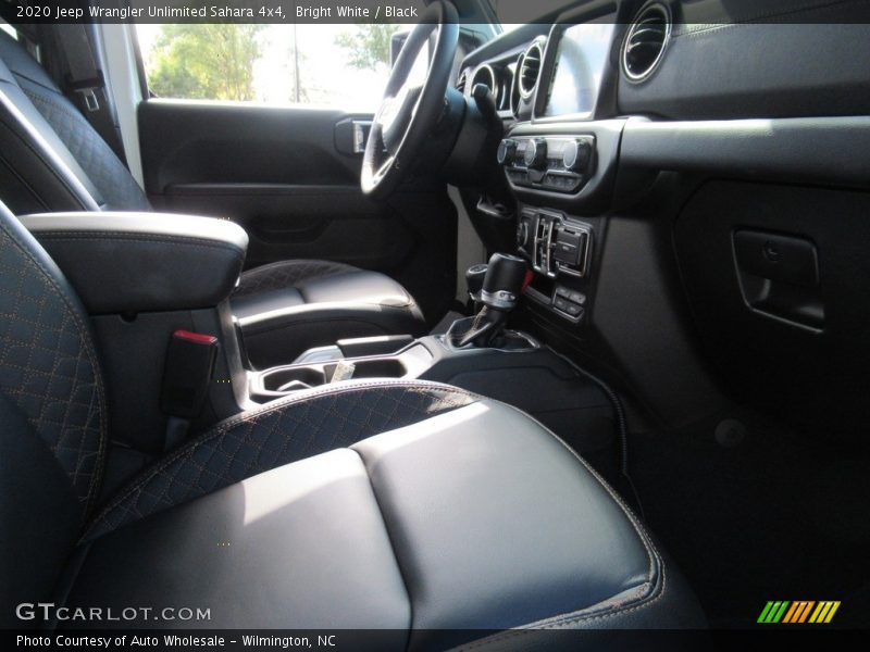 Bright White / Black 2020 Jeep Wrangler Unlimited Sahara 4x4