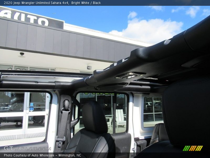 Bright White / Black 2020 Jeep Wrangler Unlimited Sahara 4x4