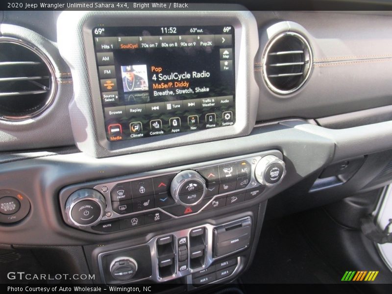 Bright White / Black 2020 Jeep Wrangler Unlimited Sahara 4x4