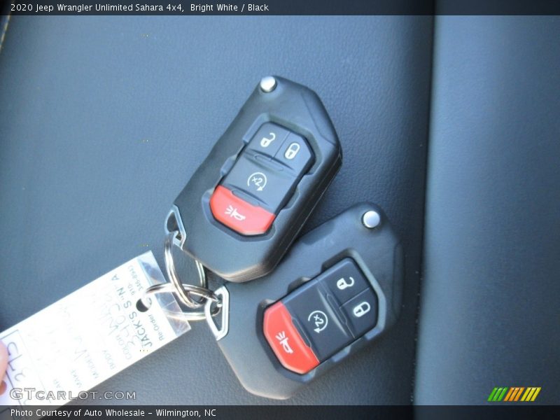 Bright White / Black 2020 Jeep Wrangler Unlimited Sahara 4x4