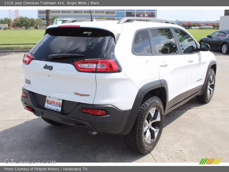 Bright White / Black 2016 Jeep Cherokee Trailhawk 4x4