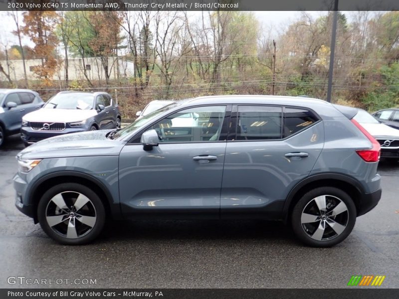 Thunder Grey Metallic / Blond/Charcoal 2020 Volvo XC40 T5 Momentum AWD