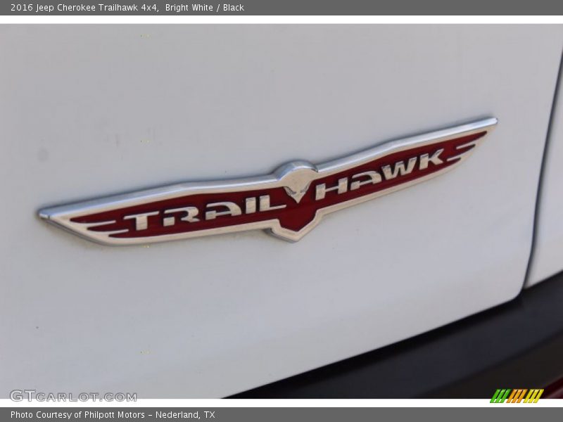 Bright White / Black 2016 Jeep Cherokee Trailhawk 4x4