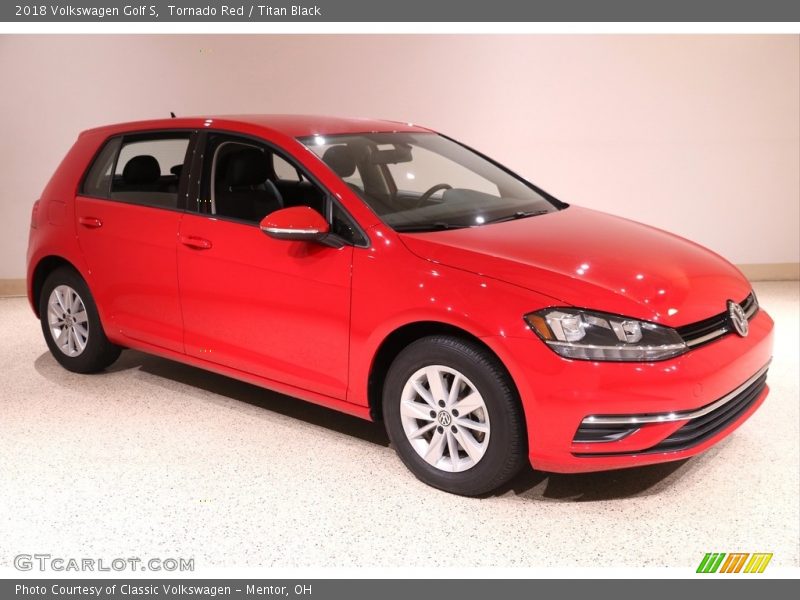 Tornado Red / Titan Black 2018 Volkswagen Golf S