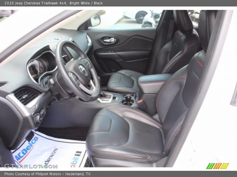 Bright White / Black 2016 Jeep Cherokee Trailhawk 4x4