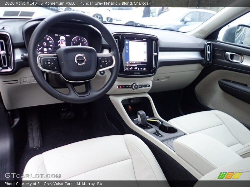  2020 XC40 T5 Momentum AWD Blond/Charcoal Interior