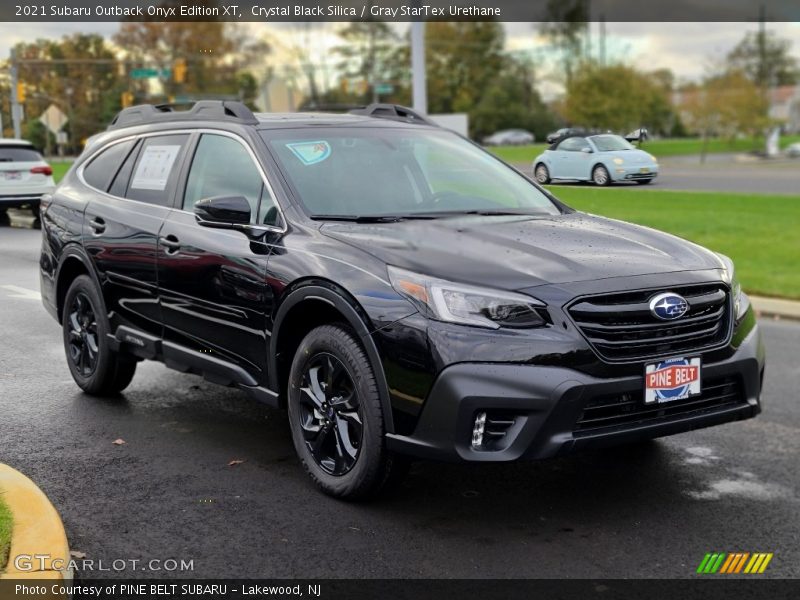 Front 3/4 View of 2021 Outback Onyx Edition XT