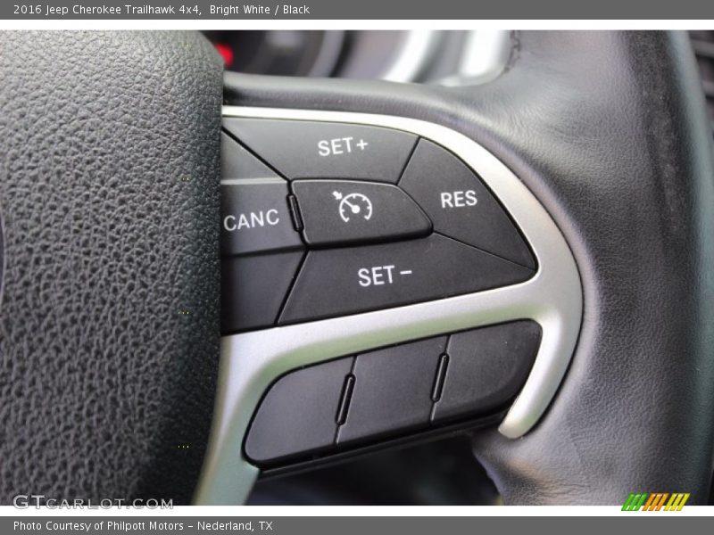 Bright White / Black 2016 Jeep Cherokee Trailhawk 4x4